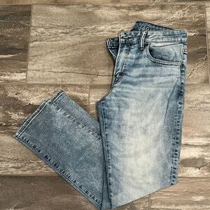 Classic Blue Straight Leg Jeans with Vintage Wash